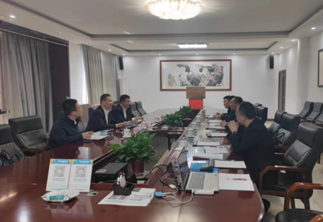 乐江华到开云电子公司调研指导工作