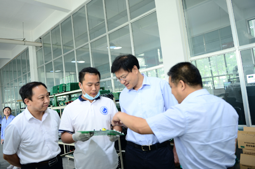 山东理工职业学院院长孙琪到开云电子公司走访调研