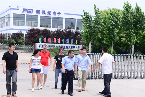 俄罗斯某股份有限公司客人莅临开云电子考察